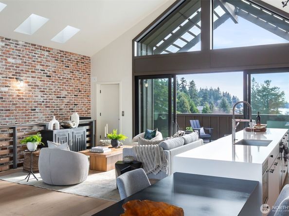 4566 Flying Goat Avenue NE C220, Bainbridge Island WA 98110