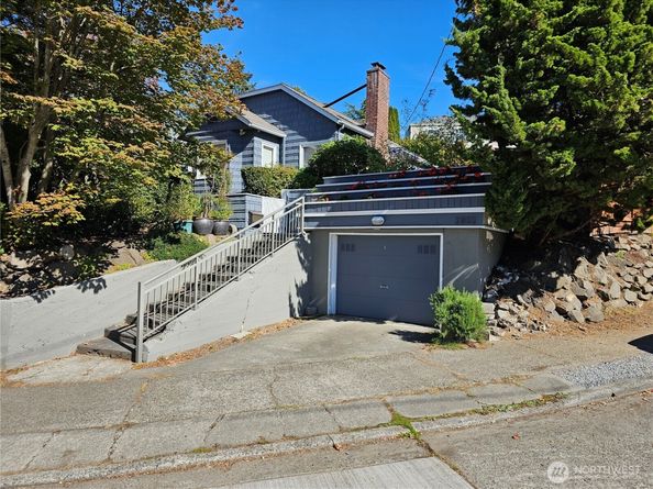 2822 Prosch Avenue W, Seattle WA 98119