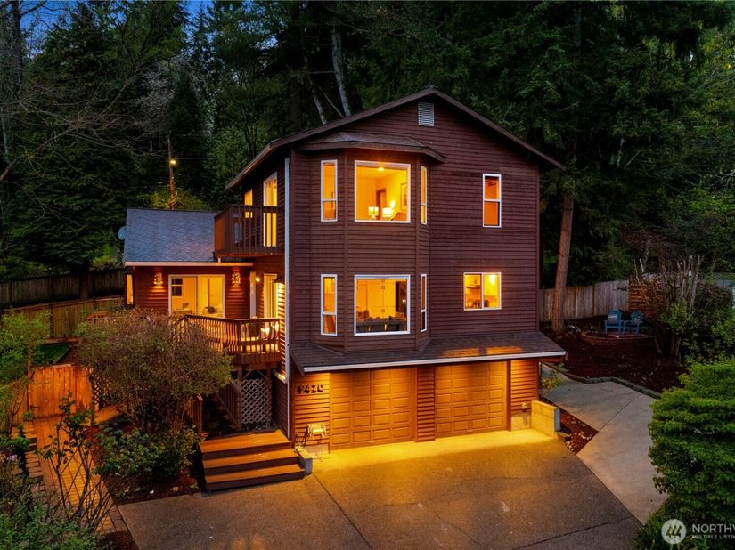 9420 NE 129th Place, Kirkland WA 98034