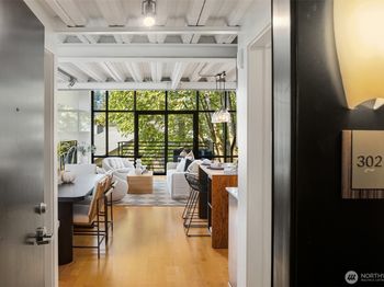 2914 E Madison Street