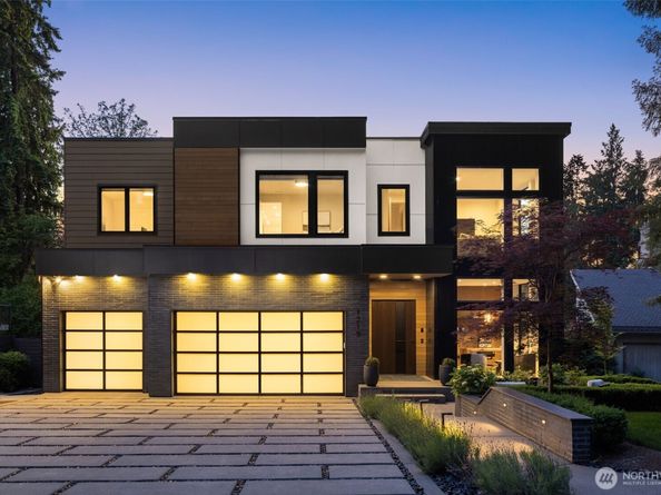 1215 96th Avenue SE, Bellevue WA 98004