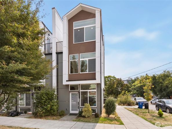 947 NW 56th Street, Seattle WA 98107