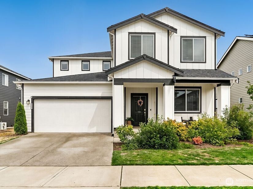 1235 Panoramic Loop, Bremerton WA 98312