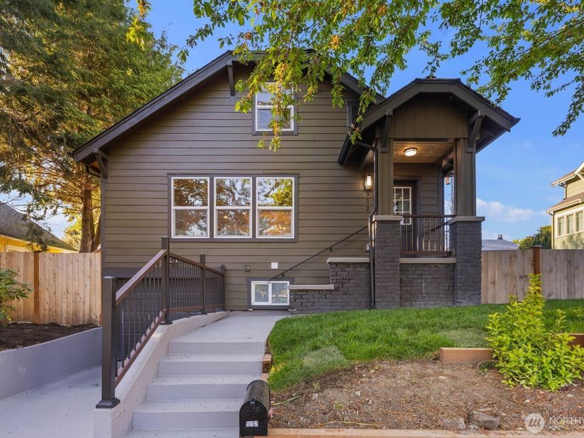 512 NW 44th Street, Seattle WA 98107