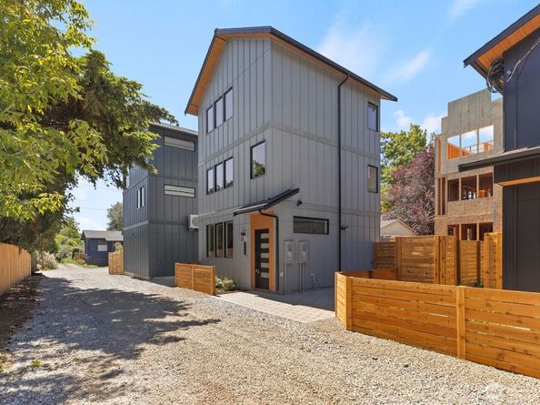 512 N 92nd Street, Seattle WA 98103