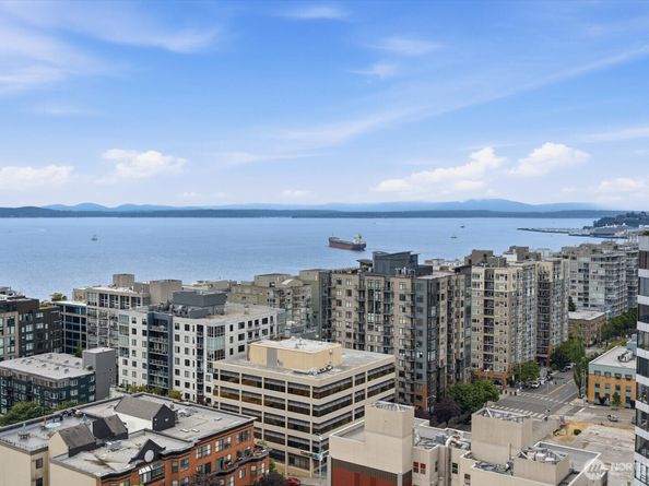 121 Vine Street 2004, Seattle WA 98121