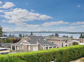 122 8th Avenue