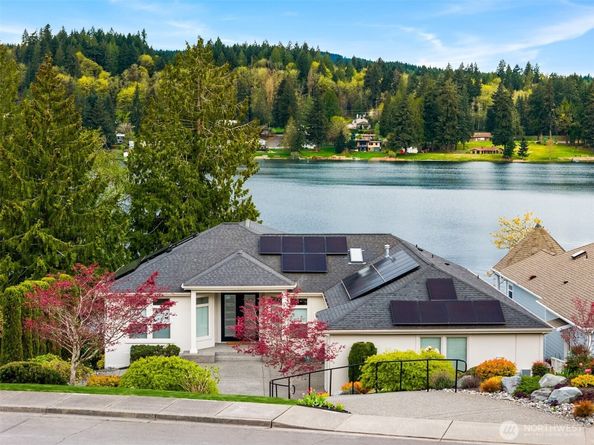6038 Osprey Circle, Bremerton WA 98312