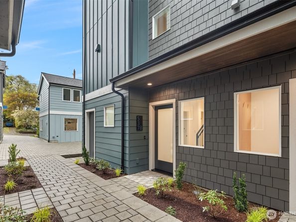 537 B N 70th Street, Seattle WA 98103