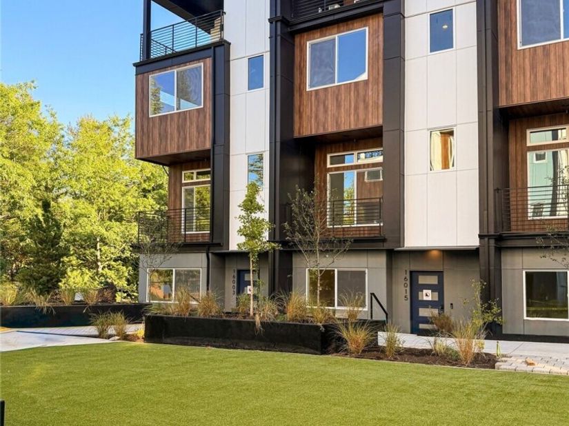 16003 SE 31st Lane, Bellevue WA 98008