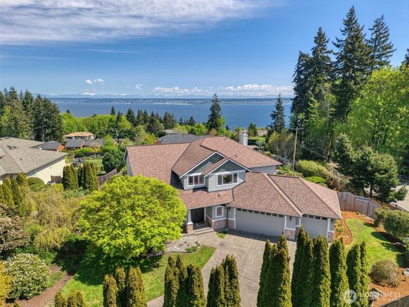 11560 NE Skyward Loop, Kingston WA 98346