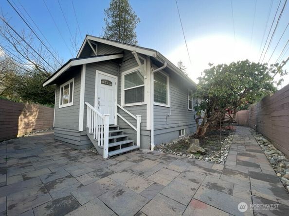 9728 23rd Avenue NE A, Seattle WA 98115