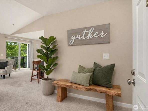 12424 109th Court NE D304, Kirkland WA 98034