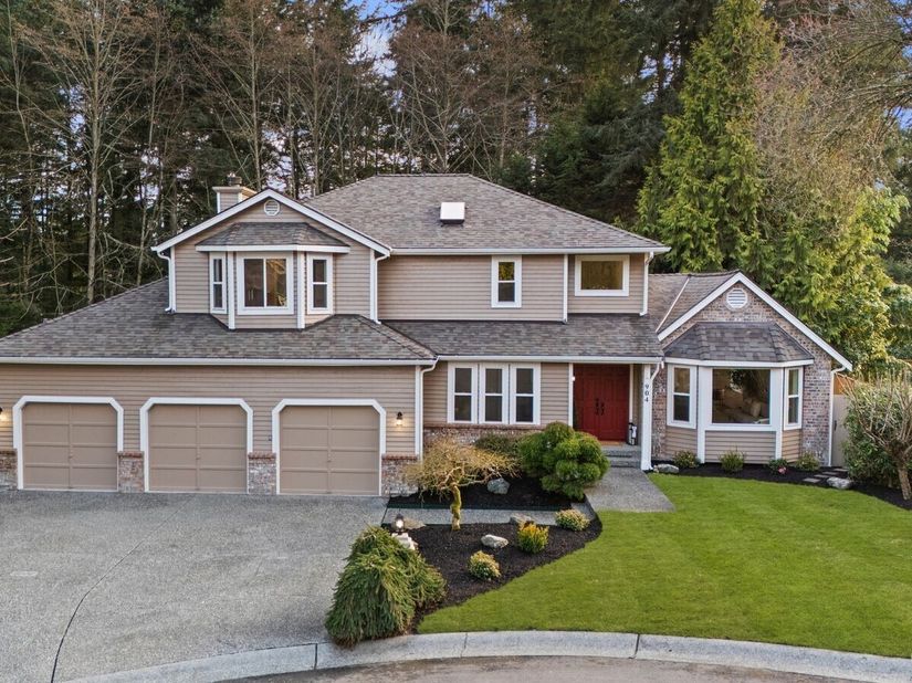 904 187th Place SW, Lynnwood WA 98036