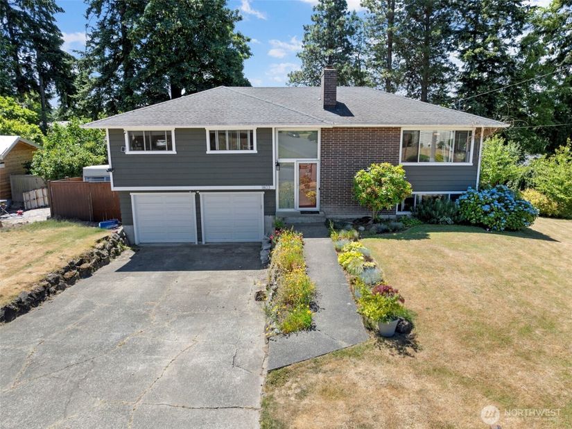 1803 S 232nd Street, Des Moines WA 98198