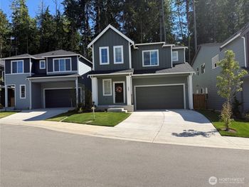 292 NE Shadowhawk Lane