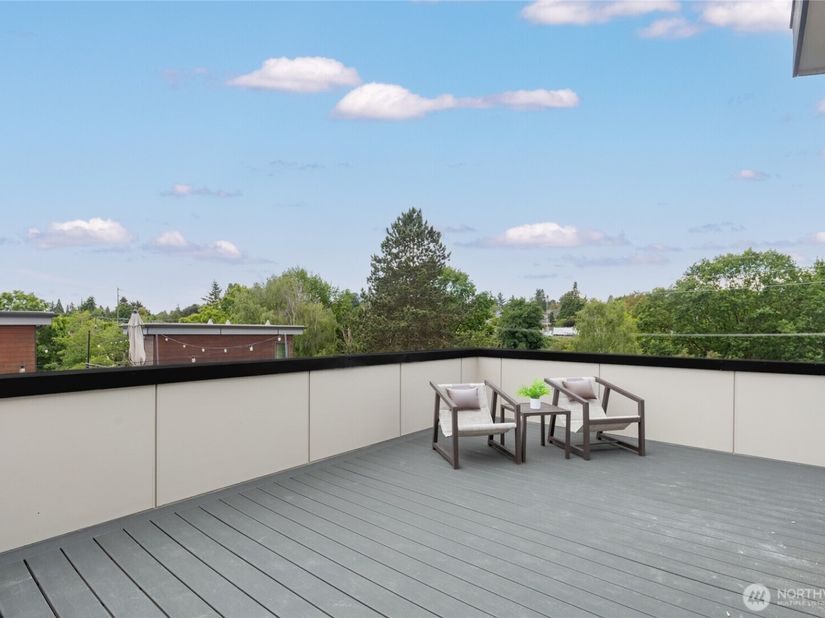 6219 9th Avenue NE, Seattle WA 98115
