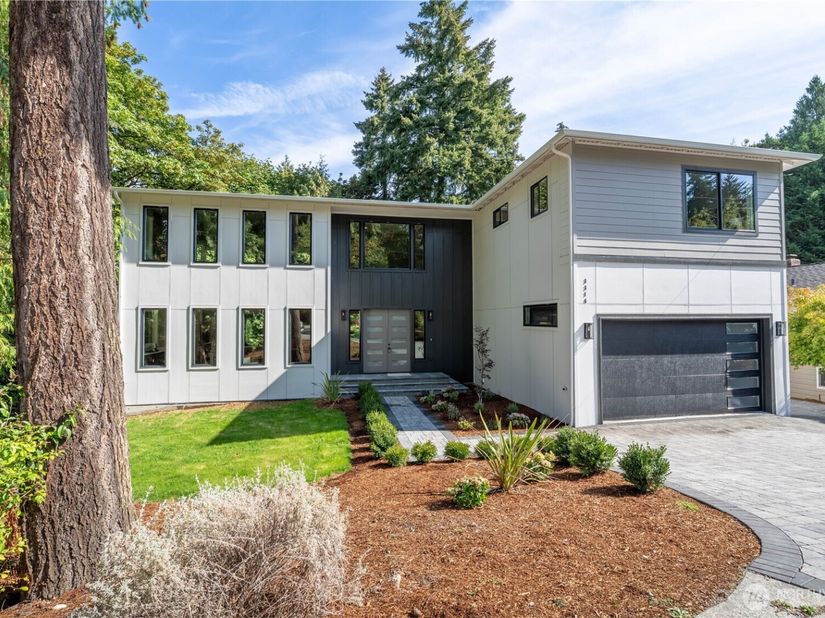 3316 102nd Avenue NE, Bellevue WA 98004