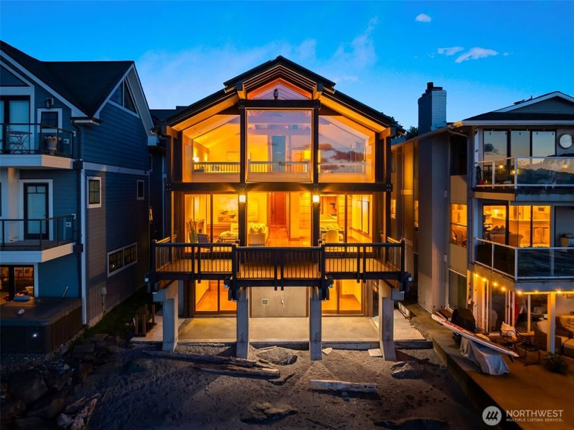3103 Alki Avenue SW, Seattle WA 98116