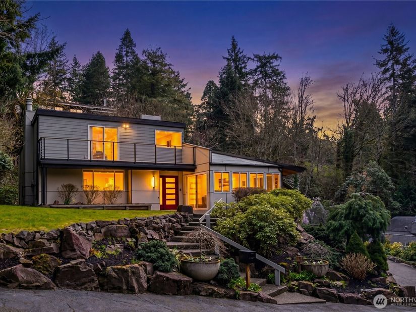 4830 88th Place SE, Mercer Island WA 98040