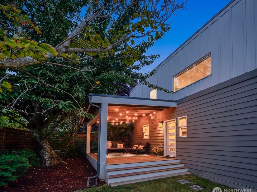 3105 SW Elmgrove Street, Seattle WA 98126