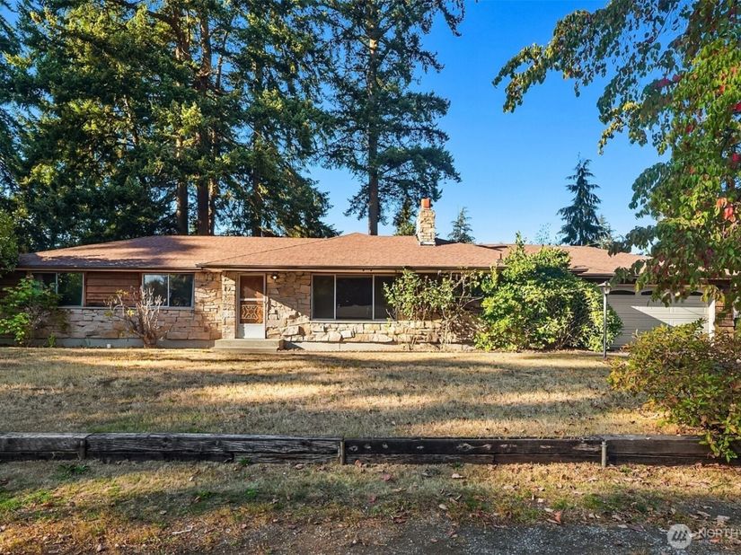 518 N 198th Street, Shoreline WA 98133