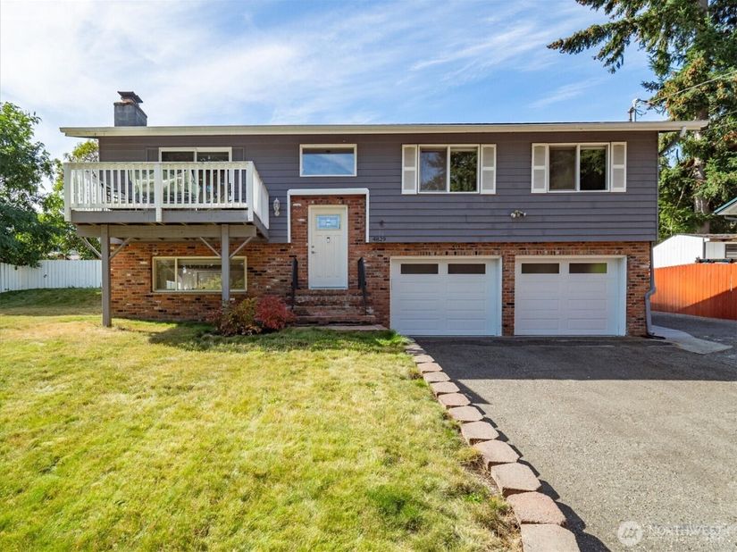 4829 S 166th Street, SeaTac WA 98188