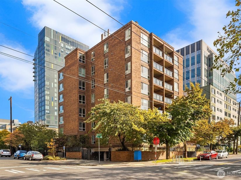905 Cherry Street 706, Seattle WA 98104