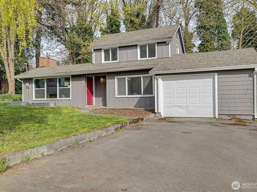1251 S 230th Street, Des Moines WA 98198