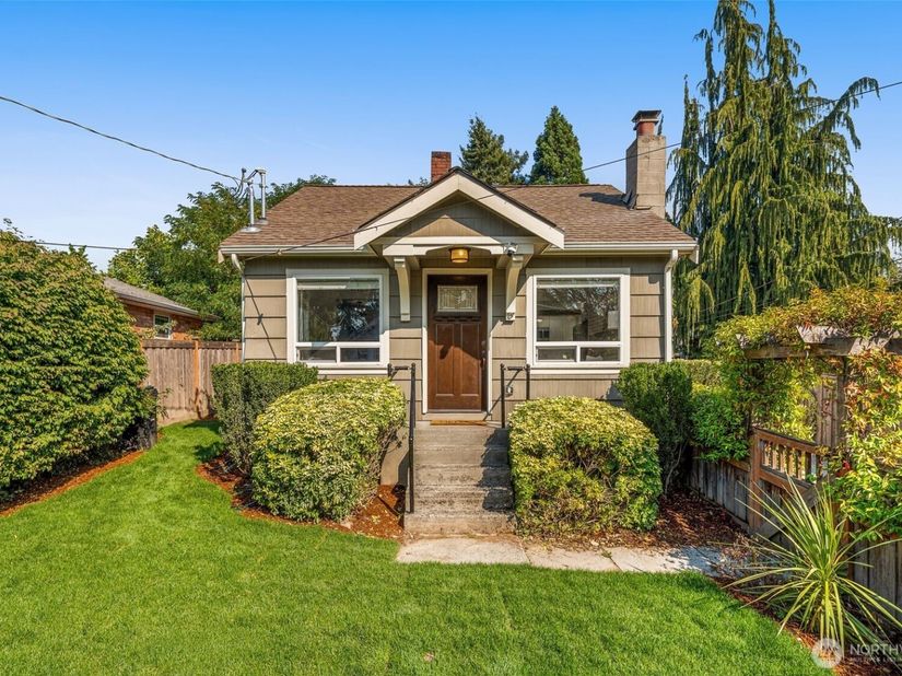 10530 Ashworth Avenue N, Seattle WA 98133