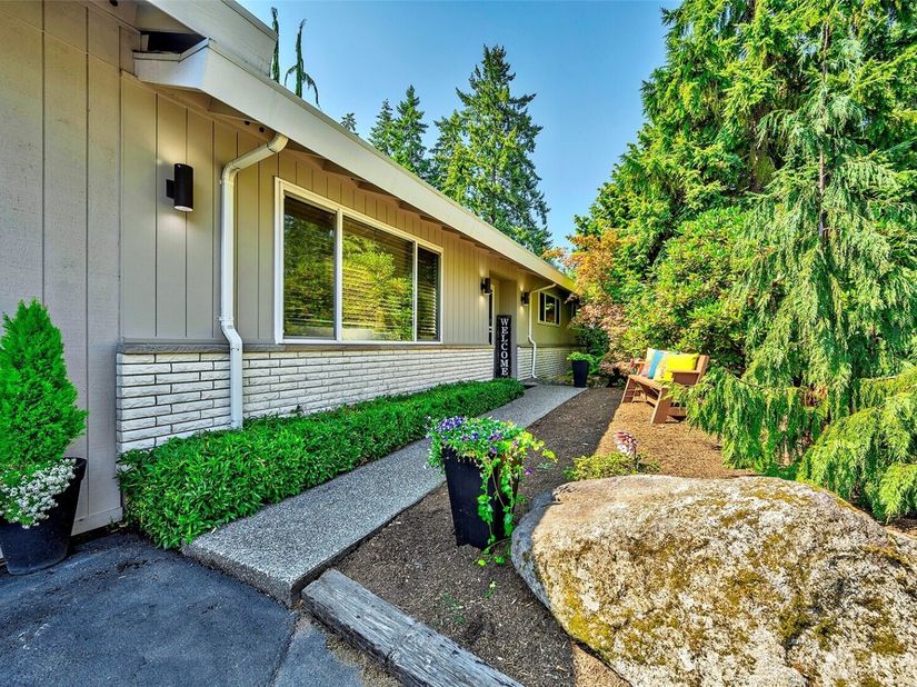 8205 NE 128th Street, Kirkland WA 98034