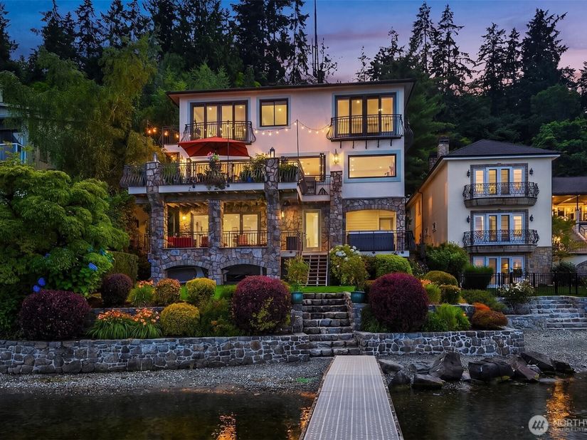 456 W Lake Sammamish Parkway SE, Bellevue WA 98008