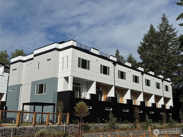 1151 129th Court NE, Bellevue WA 98005