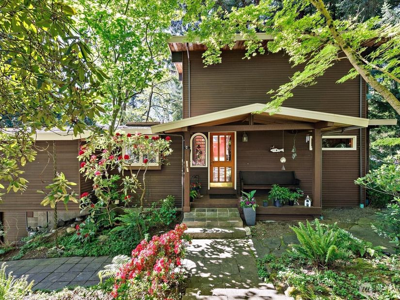 6418 E Mercer Way, Mercer Island WA 98040