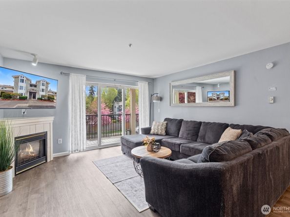 2001 120th Place SE 1203, Everett WA 98208