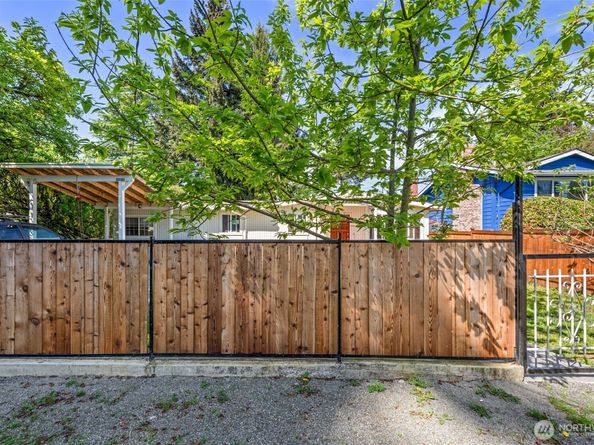 13721 37th Avenue NE, Seattle WA 98125