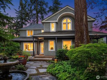 2038 9th Street W