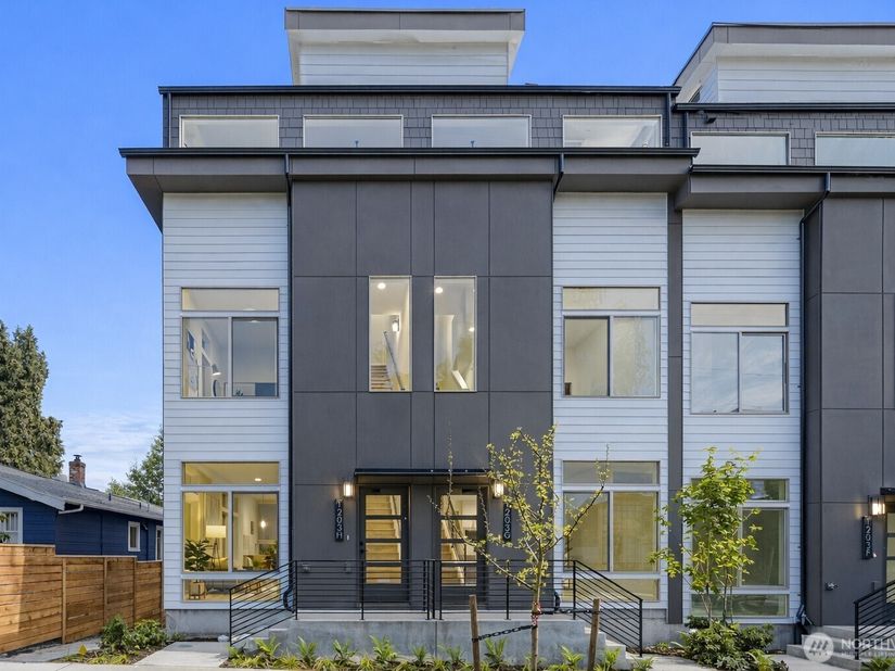 1203 G N Allen Place, Seattle WA 98103