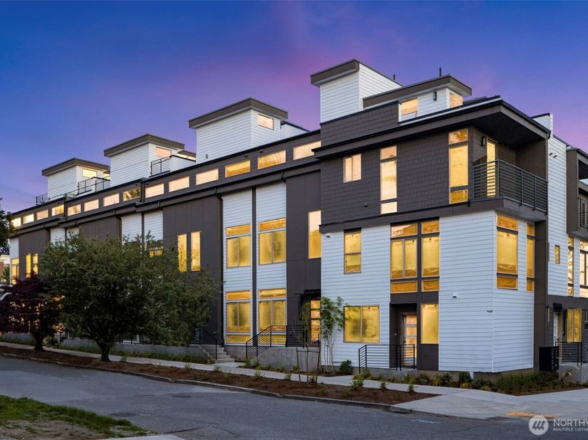 1203 G N Allen Place, Seattle WA 98103