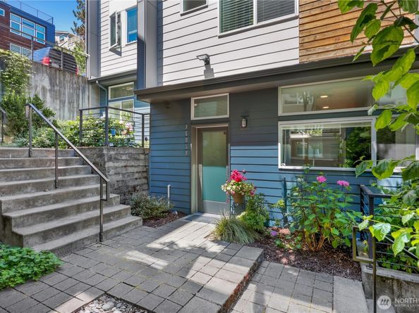 2605 22nd AVE W B, Seattle WA 98199