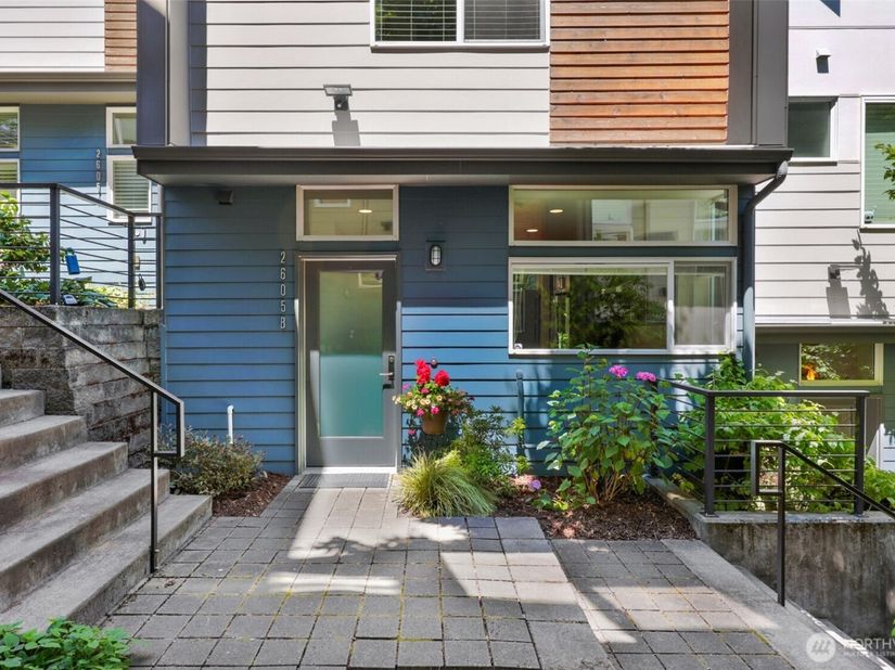 2605 22nd AVE W B, Seattle WA 98199