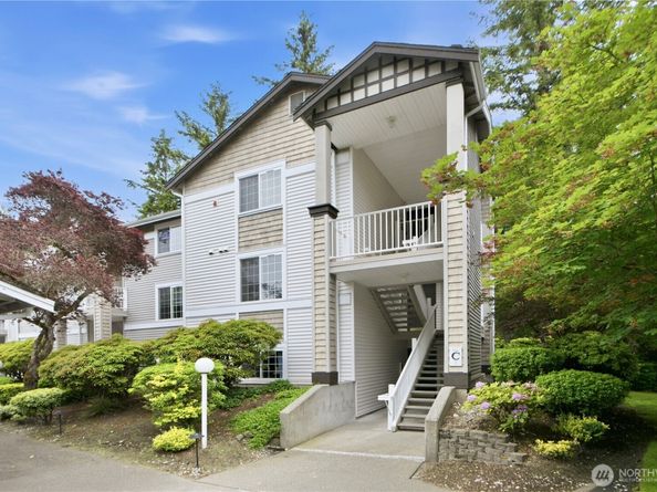 25235 SE Klahanie blvd C303, Sammamish WA 98029