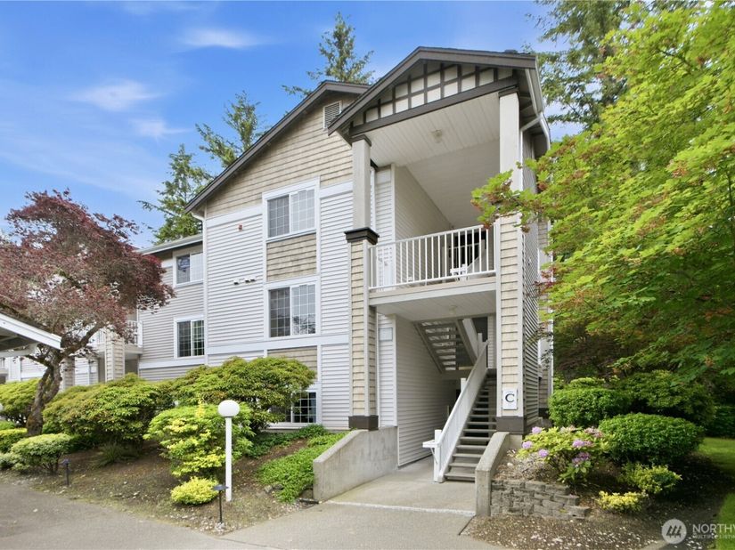 25235 SE Klahanie blvd C303, Sammamish WA 98029