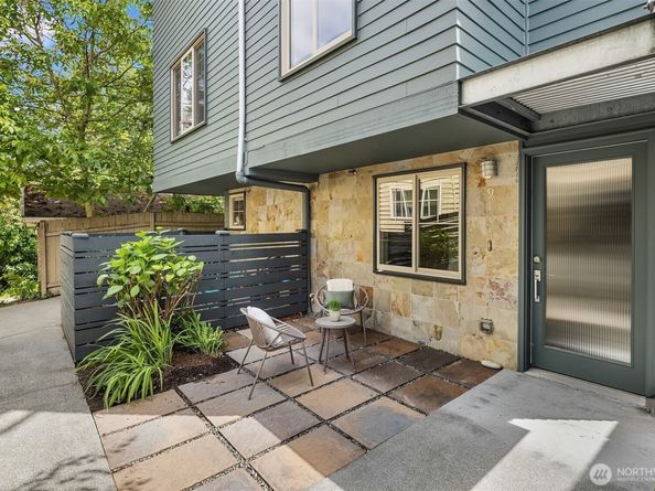916 N 73rd Street A, Seattle WA 98103