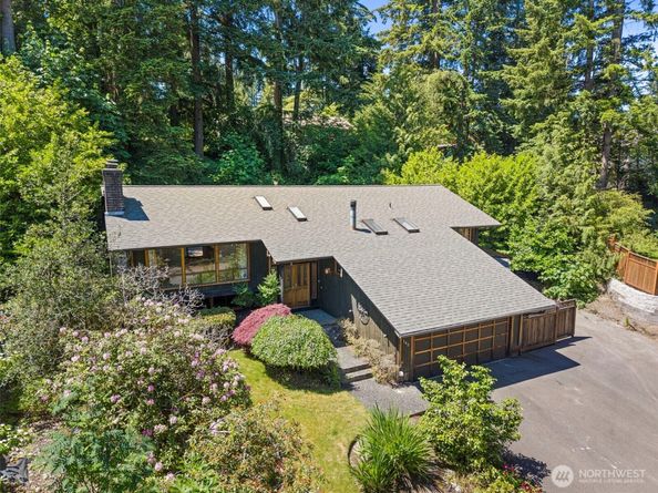 145 Big Bear Place NW, Issaquah WA 98027