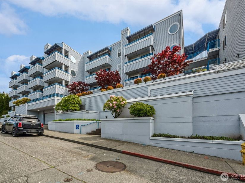 2244 13th Avenue W 411, Seattle WA 98119