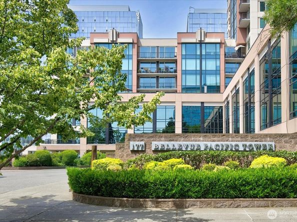 177 107th Avenue NE 2207, Bellevue WA 98004