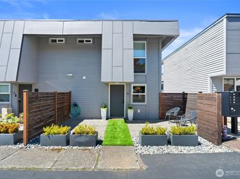 10112 NE 68th Street