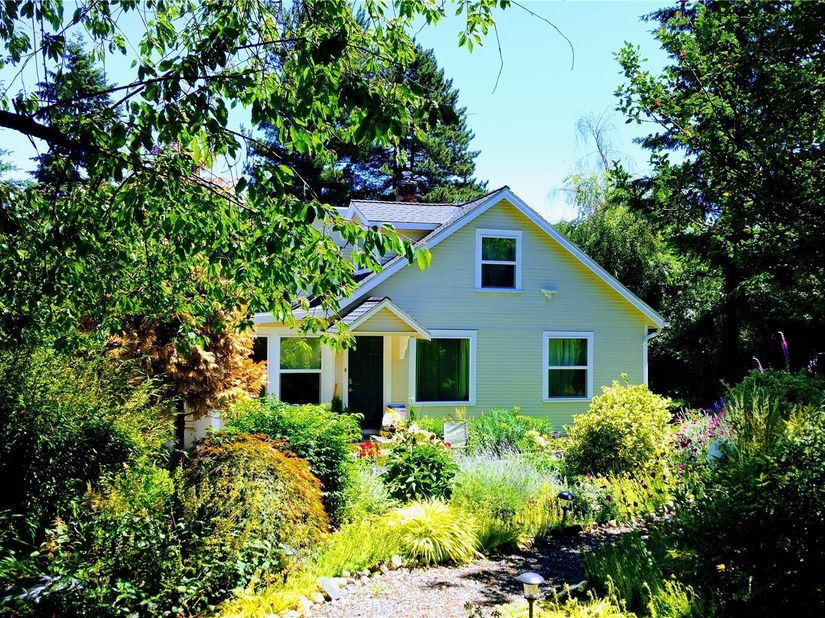 14350 Corliss Avenue N, Seattle WA 98133