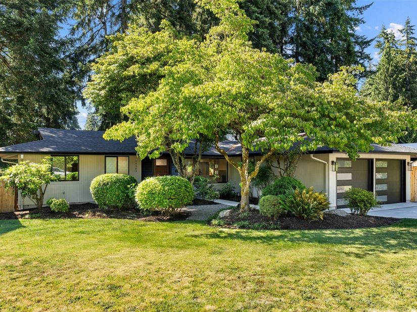 11903 NE 142nd Place, Kirkland WA 98034